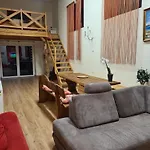 Apartment Dom Z Klimatem Walbrzych